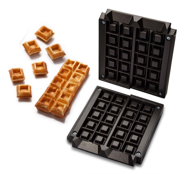 Waffel-Backplatte mit Waffeln in Würfelform